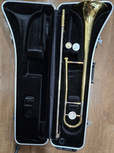 Load image into Gallery viewer, Jupiter JTB700A Trombone with hard shell Carrying Case (Pre-Owned)