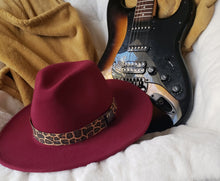 Load image into Gallery viewer, HS Crowns Fedoras