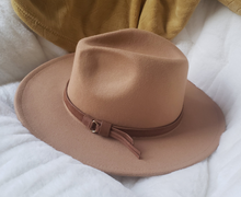 Load image into Gallery viewer, HS Crowns Fedoras