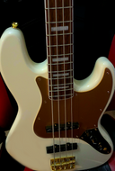 Squier 40th Anniversary Jazz Bass, Gold Edition