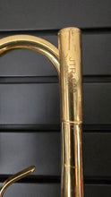 Load image into Gallery viewer, Jupiter JTB600 Trumpet with Hard Shell Carrying Case (Pre-Owned)
