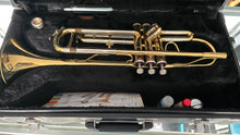 Load image into Gallery viewer, Jupiter JTB600 Trumpet with Hard Shell Carrying Case (Pre-Owned)
