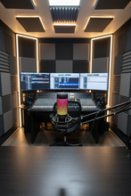 Load image into Gallery viewer, HyperX Quadcast S RGB USB Condenser Gaming Microphone with Boom Stand ( Pre-Owned)
