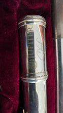 Load image into Gallery viewer, Jupiter CXL Flute with hard Carrying Case (Pre-owned)
